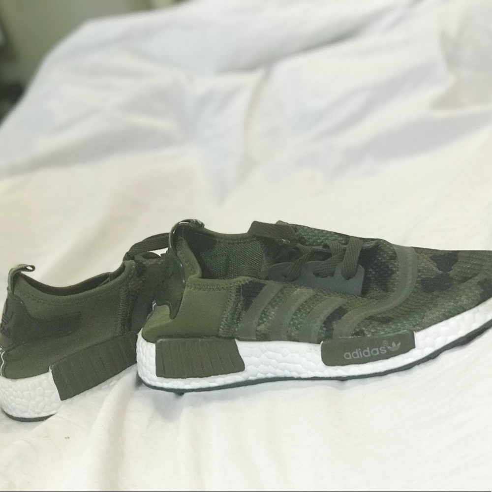 Adidas camo running shoes size 8 1/2